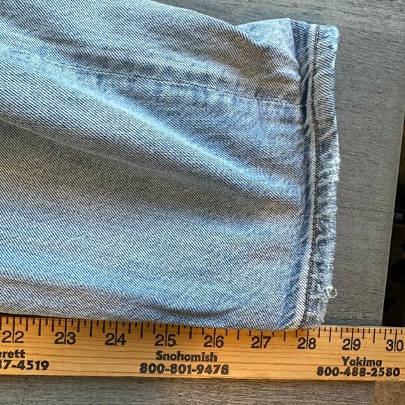 American Eagle Relaxed Mom Jeans Busted Knees 6 Light Wash - Picture 10 of 13